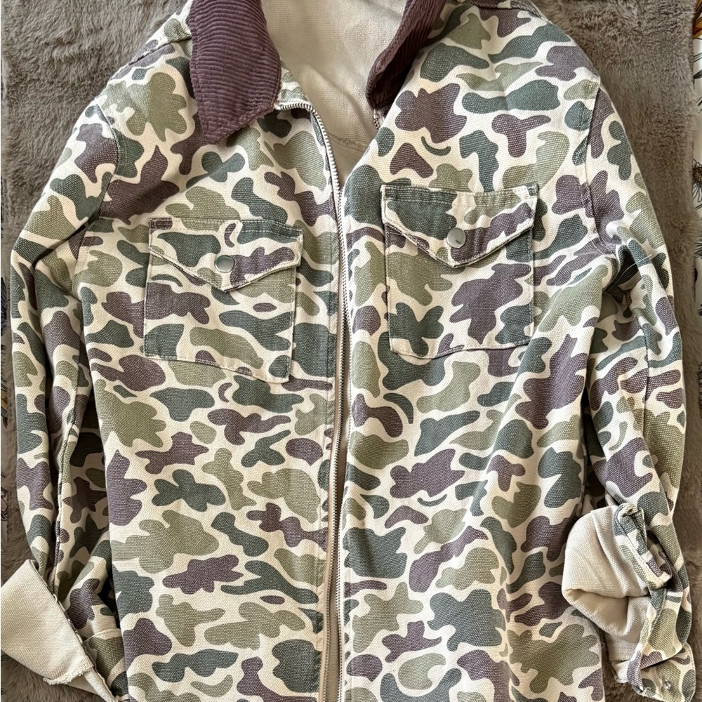 Camouflage Zip-Up Jacket with Corduroy Collar